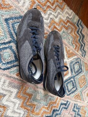 Women’s Brooks Navy Herringbone Casual Sneakers